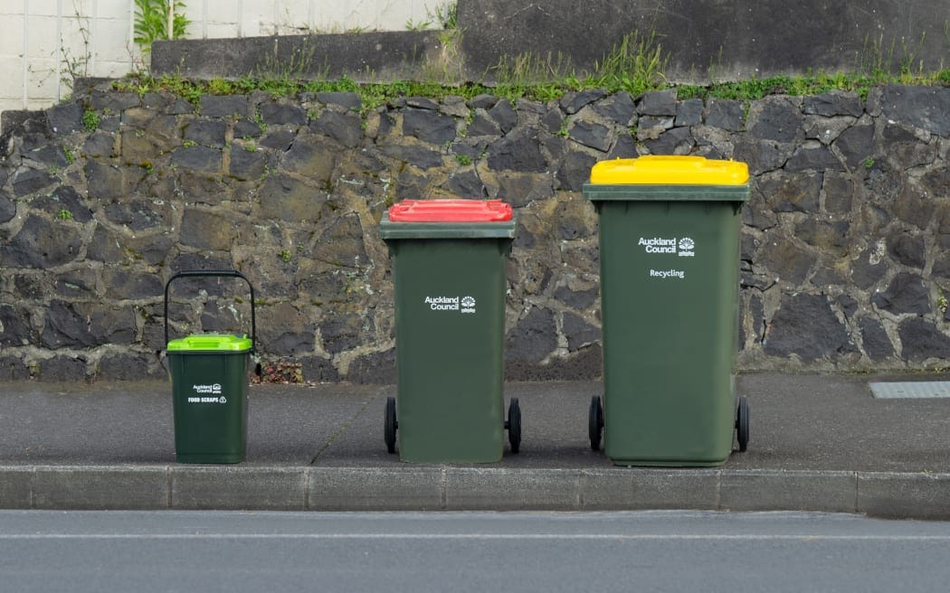 food scraps collection bin