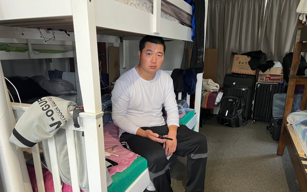 中国移民工挤住在奥克兰一处住房