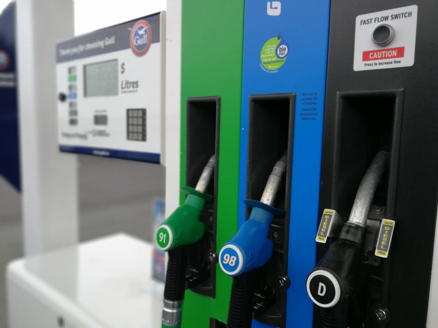新西兰政府宣布立即降低汽油消费税25c每公升