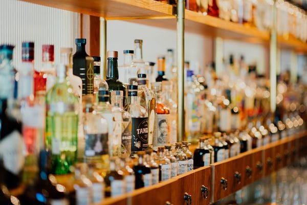 新西兰买酒被禁止的 Secondary supply 行为是什么？