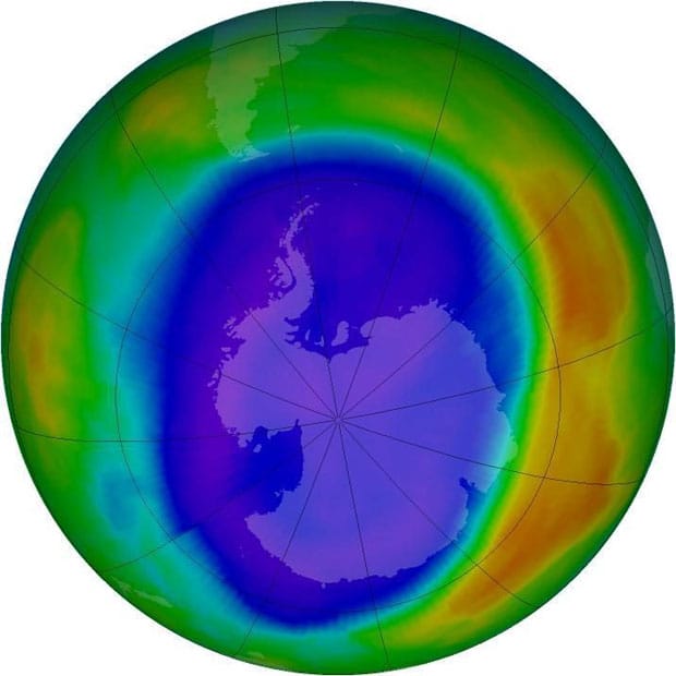 科学家发现南极上空的臭氧洞面积缩小，预计2050年封闭