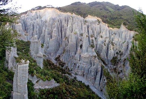 新西兰北岛普唐伊鲁阿峰风景保护区Putangirua Pinnacles Scenic Reserve