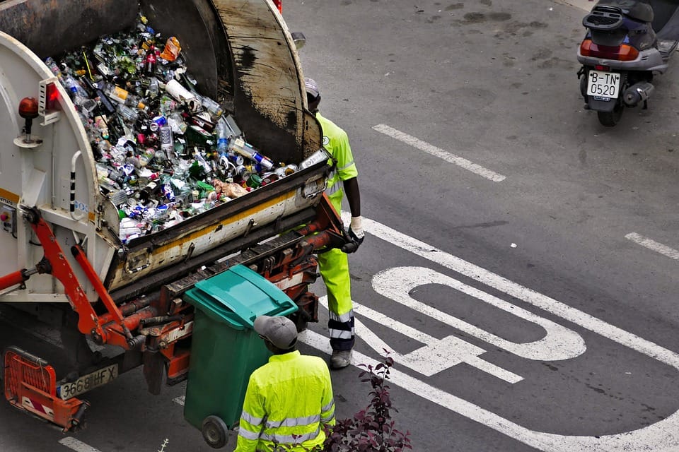 为什么新西兰人把大垃圾箱称为 skip bin？