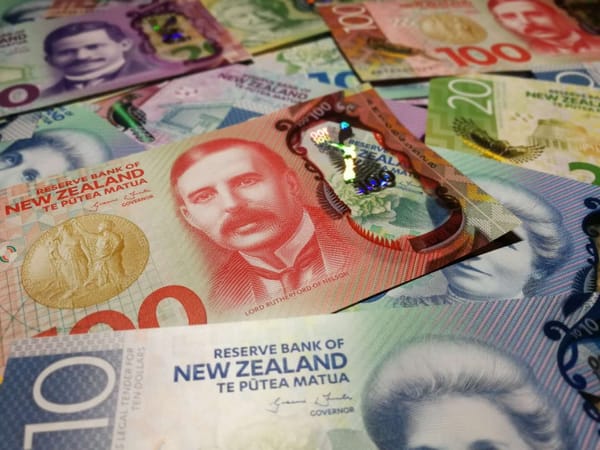 nzd-notes-10-20-50-100-mixed