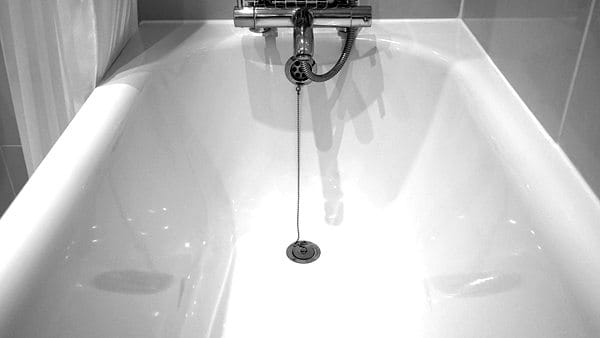 clean-bath-tub